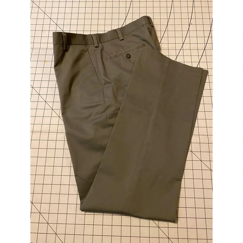 Men's sz 32x32 Roundtree &Yourke slacks.